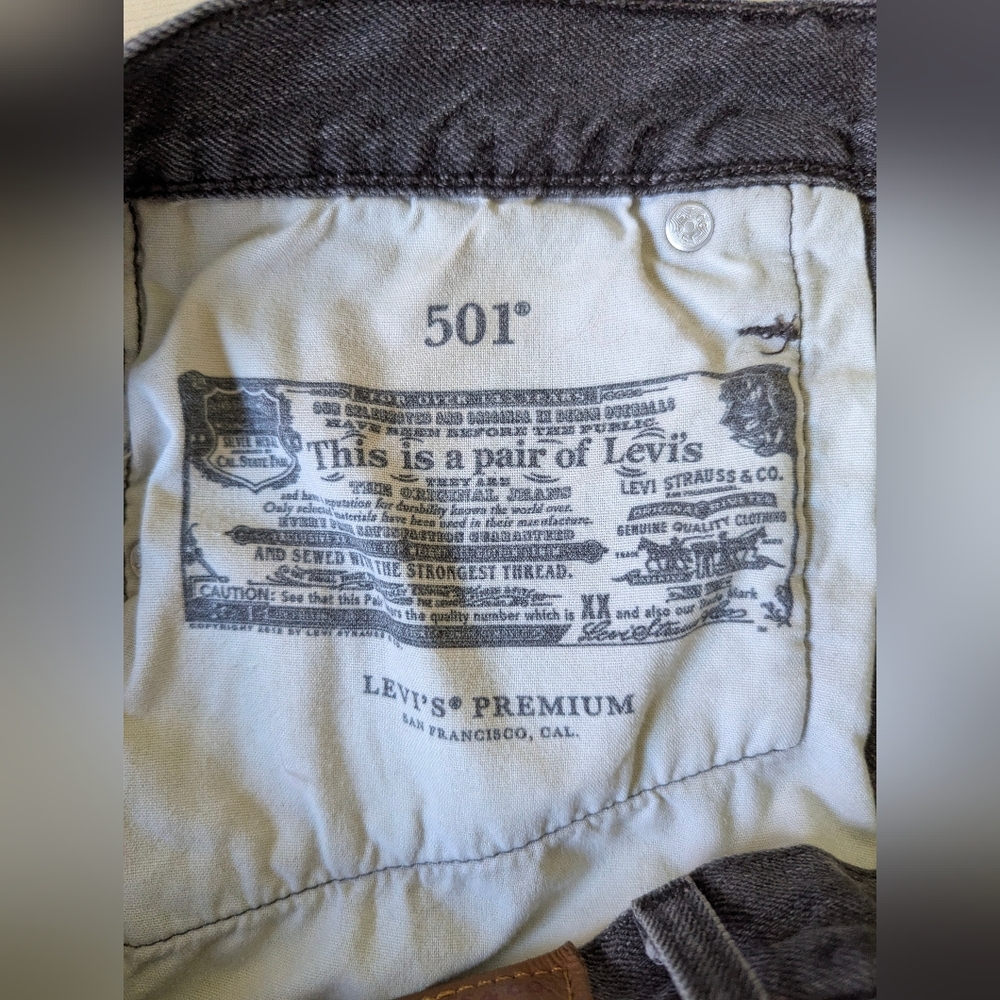 LEVI'S 501 Black‎ Distressed Cut Off Denim Shorts - Picture 12 of 16